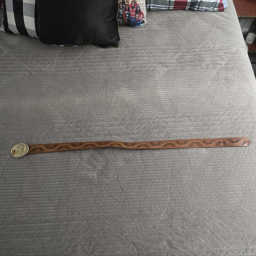 Gold Elvis Presley Commemorative Belt Buckle - Picture 5 of 5